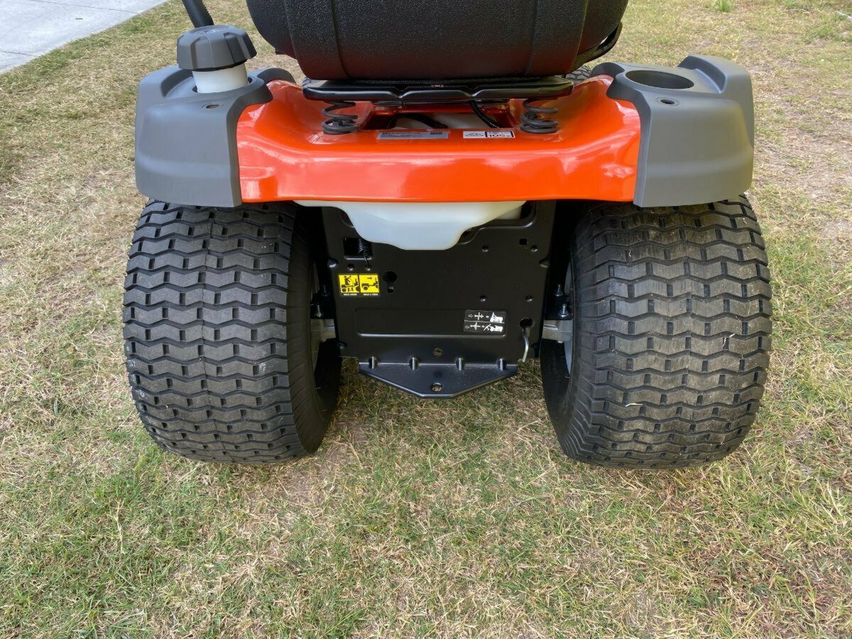 HUSQVARNA TS 142T RIDE-ON MOWER