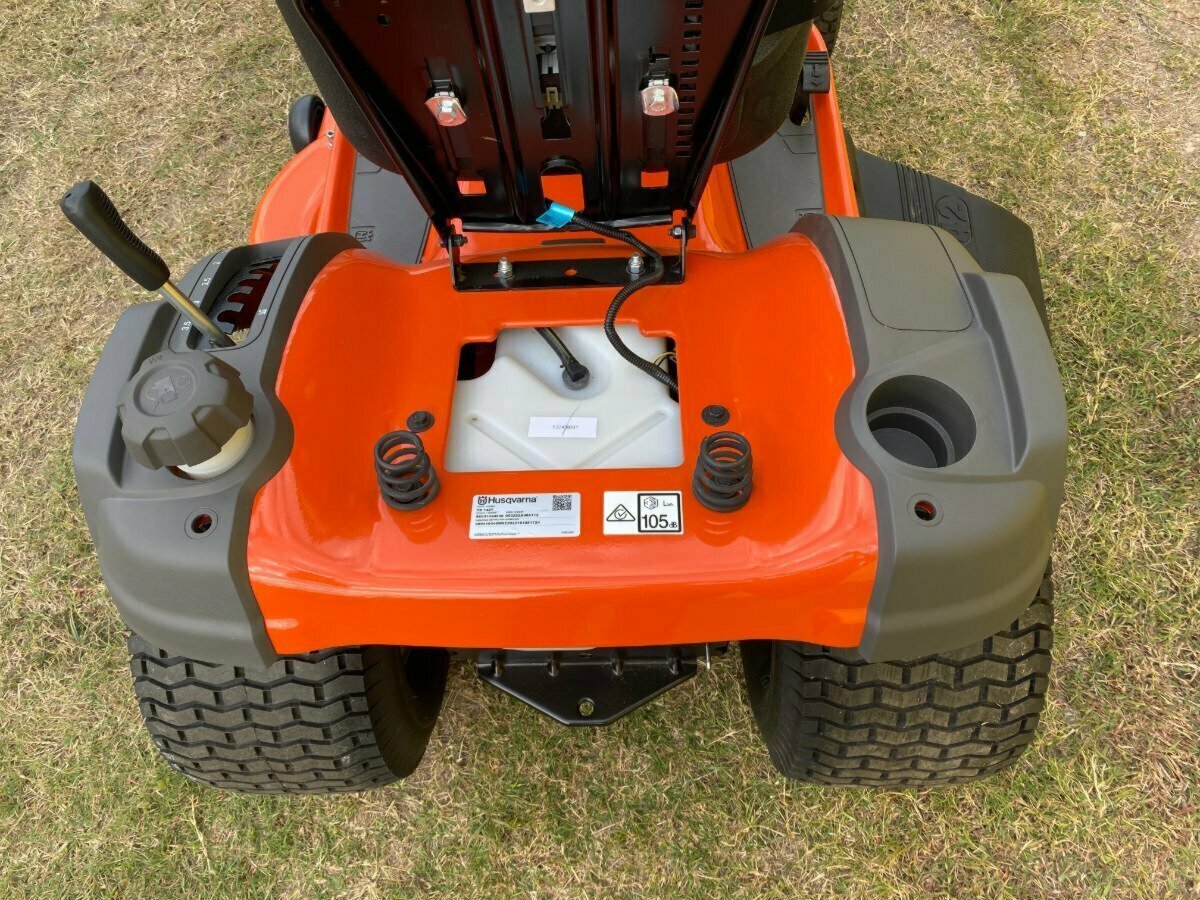 HUSQVARNA TS 142T RIDE-ON MOWER