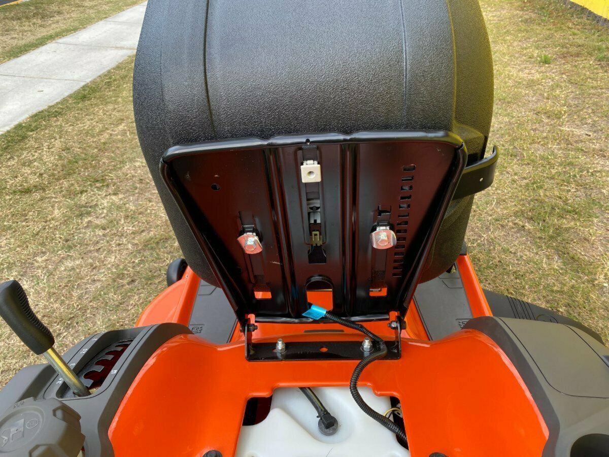 HUSQVARNA TS 142T RIDE-ON MOWER