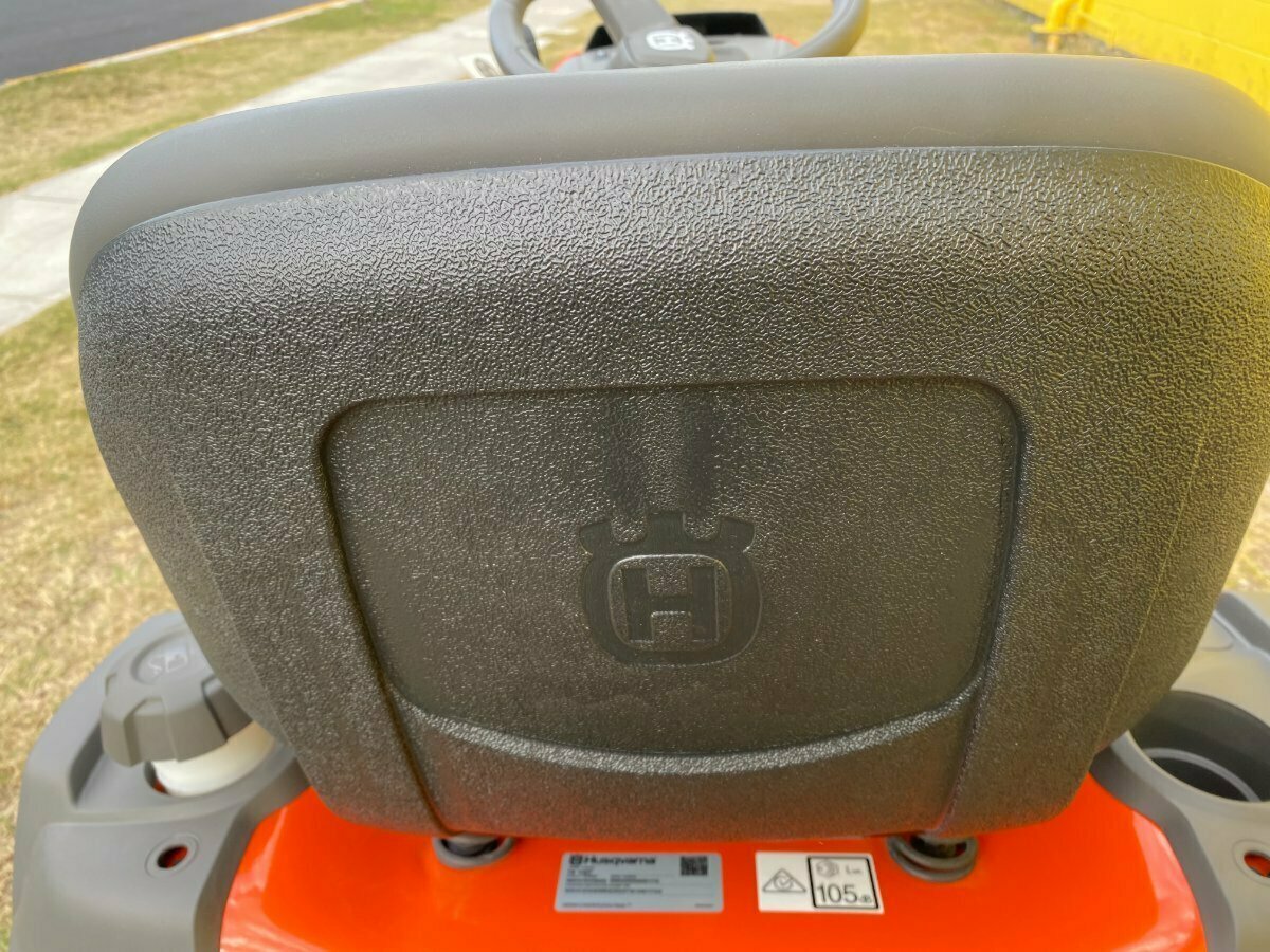 HUSQVARNA TS 142T RIDE-ON MOWER