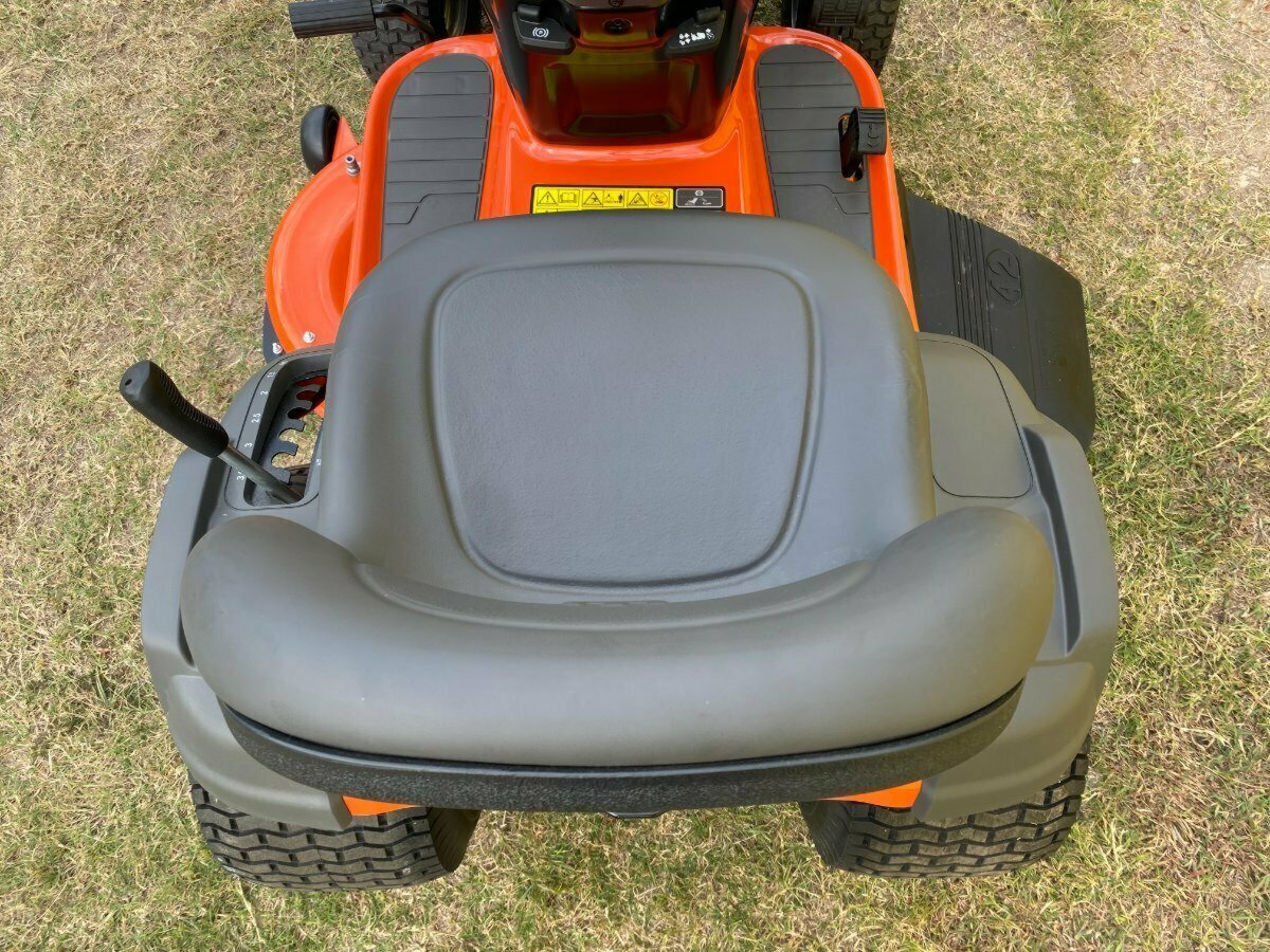 HUSQVARNA TS 142T RIDE-ON MOWER