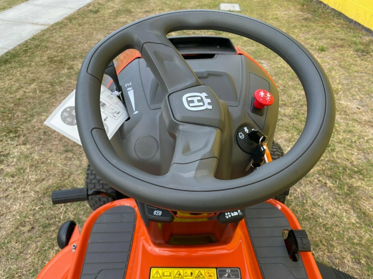 HUSQVARNA TS 142T RIDE-ON MOWER