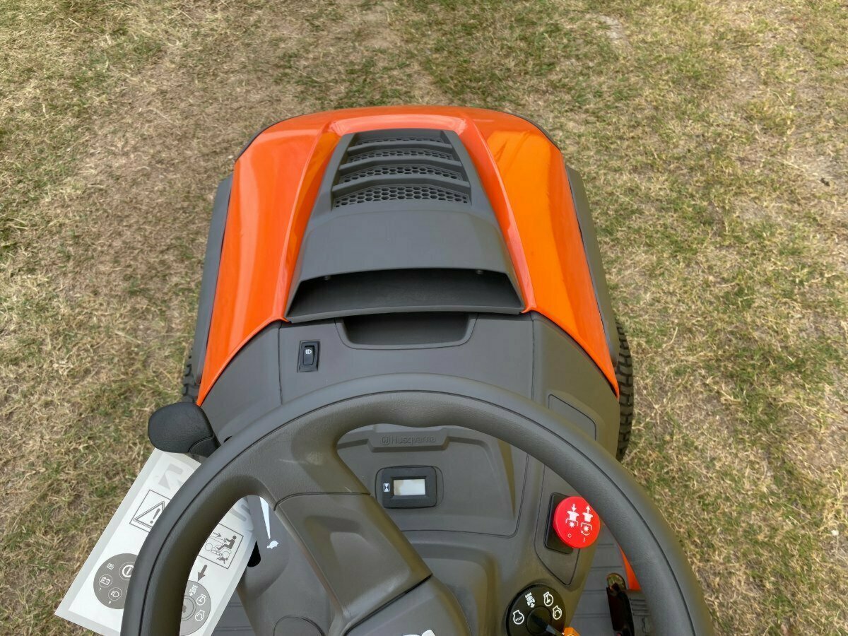 HUSQVARNA TS 142T RIDE-ON MOWER