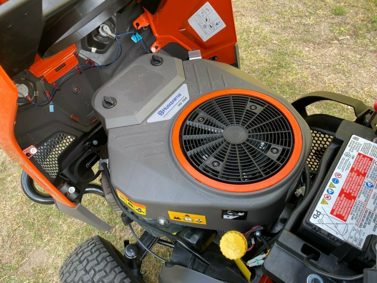 HUSQVARNA TS 142T RIDE-ON MOWER