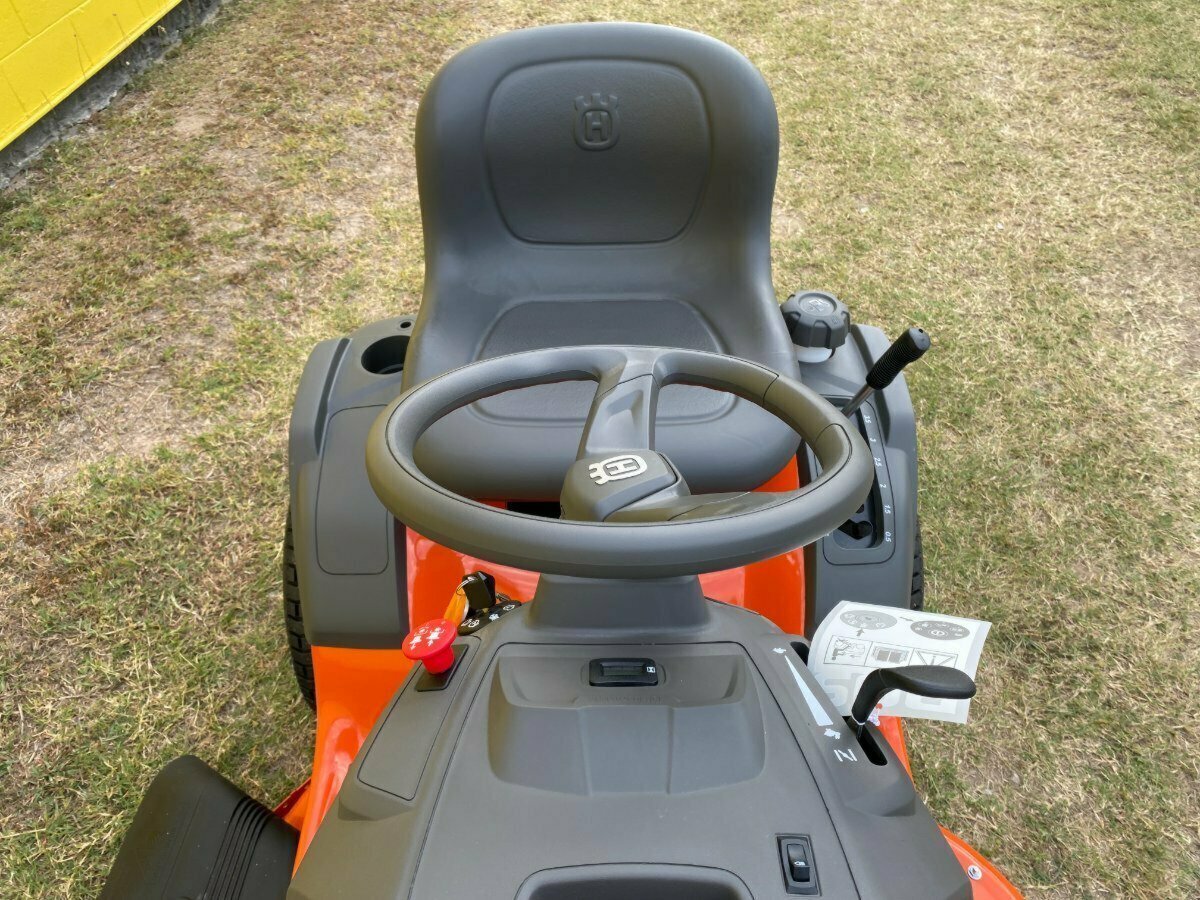 HUSQVARNA TS 142T RIDE-ON MOWER