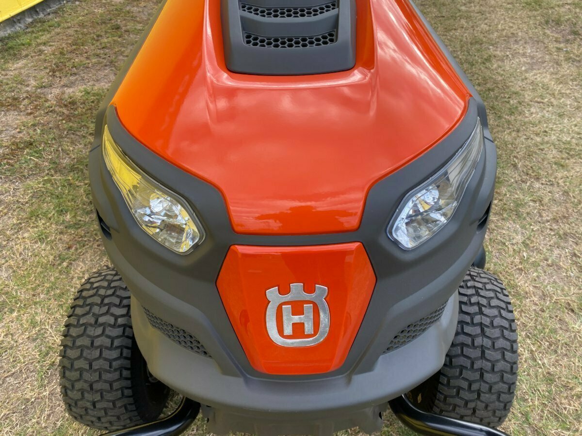 HUSQVARNA TS 142T RIDE-ON MOWER