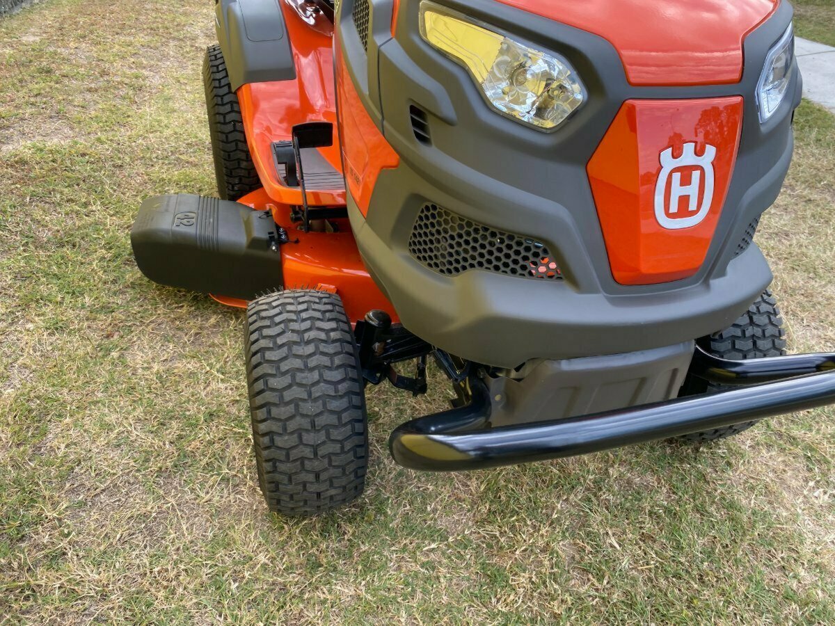 HUSQVARNA TS 142T RIDE-ON MOWER