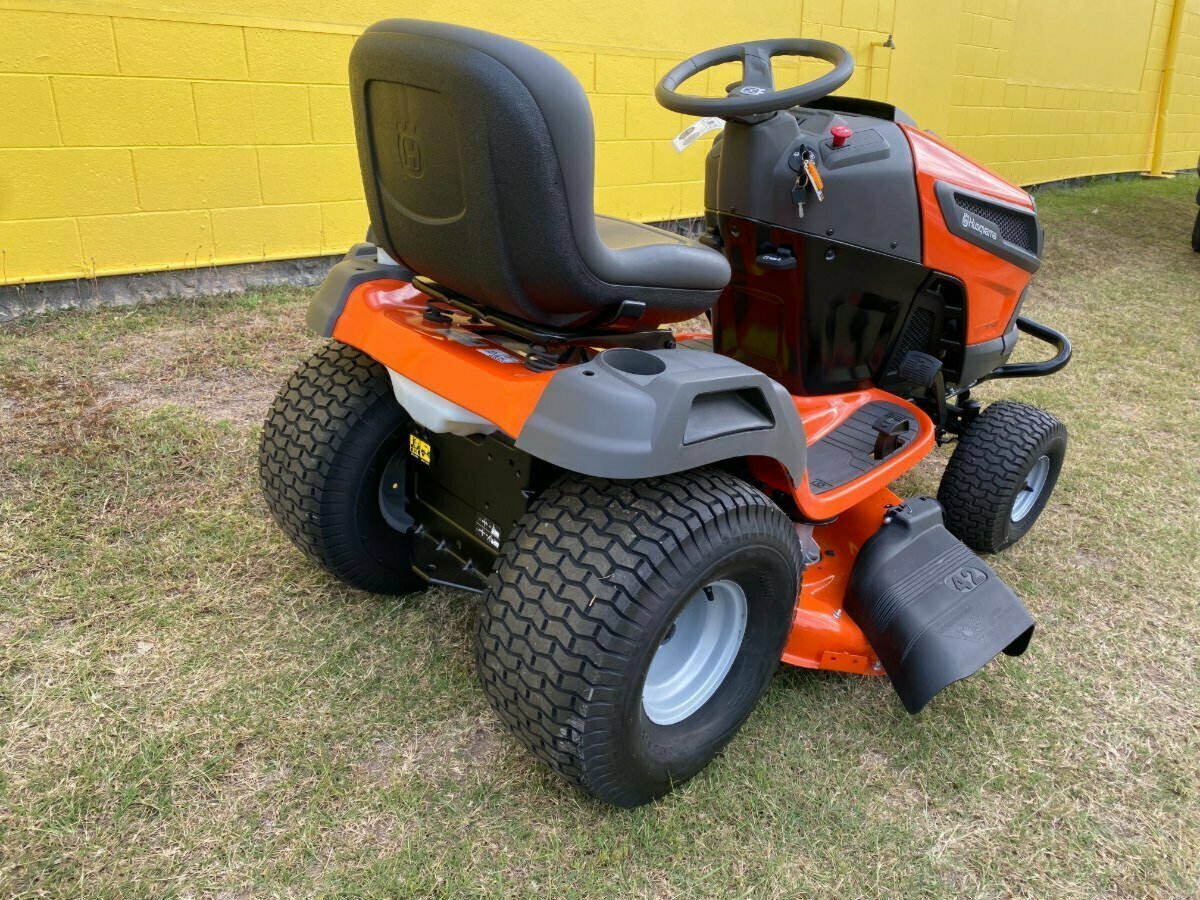 HUSQVARNA TS 142T RIDE-ON MOWER
