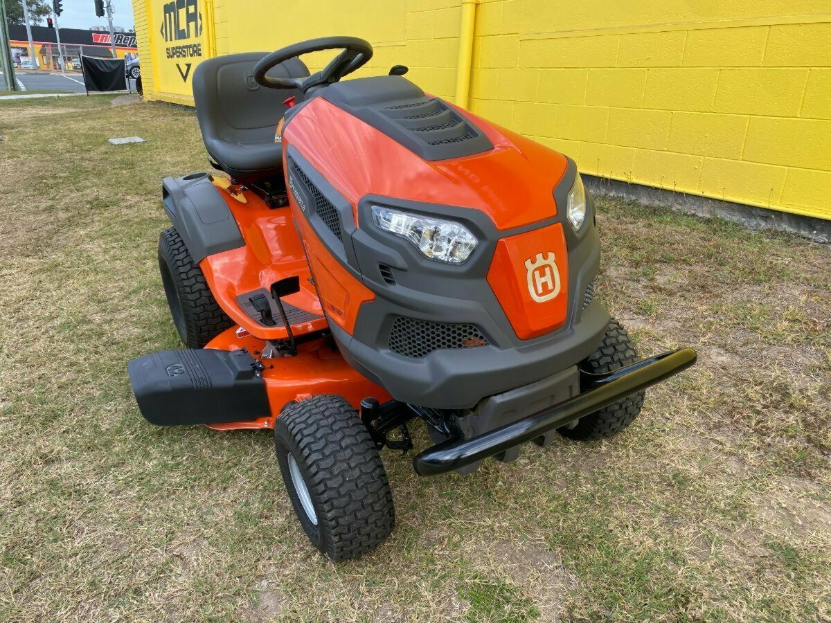 HUSQVARNA TS 142T RIDE-ON MOWER