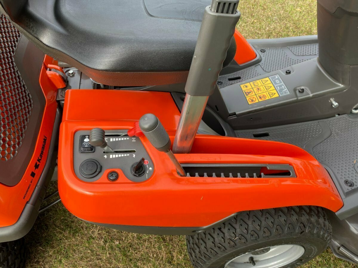2022 HUSQVARNA R 316TX RIDE-ON MOWER