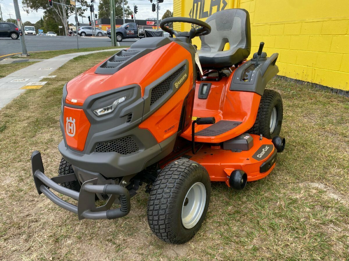 HUSQVARNA TS 248TXD RIDE-ON MOWER