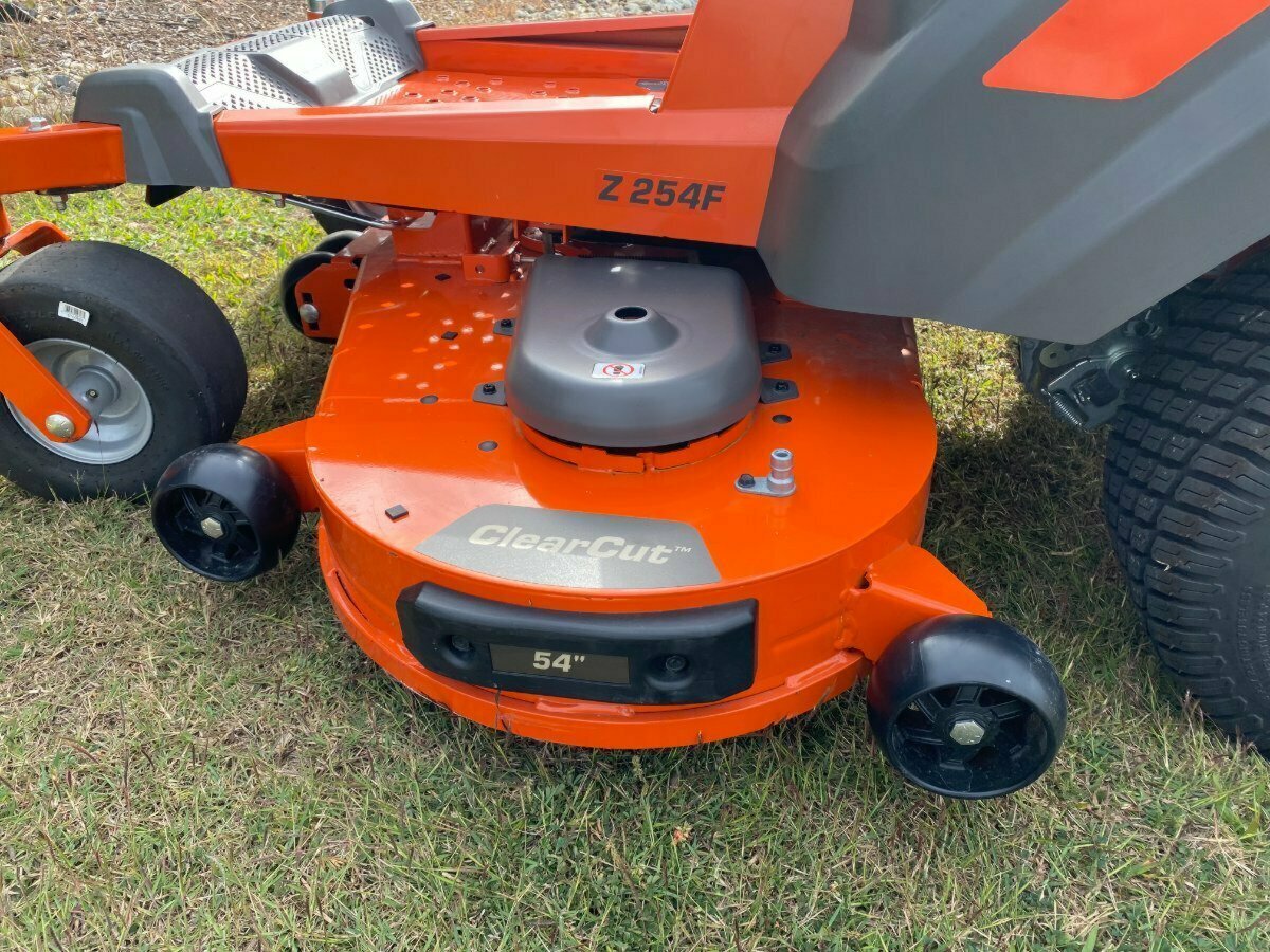 HUSQVARNA Z 254F ZTR ZERO TURN MOWER