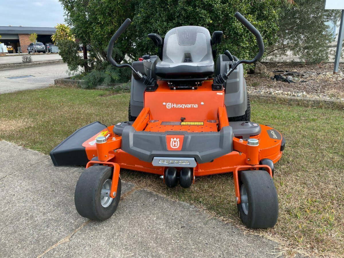 HUSQVARNA Z 254F ZTR ZERO TURN MOWER