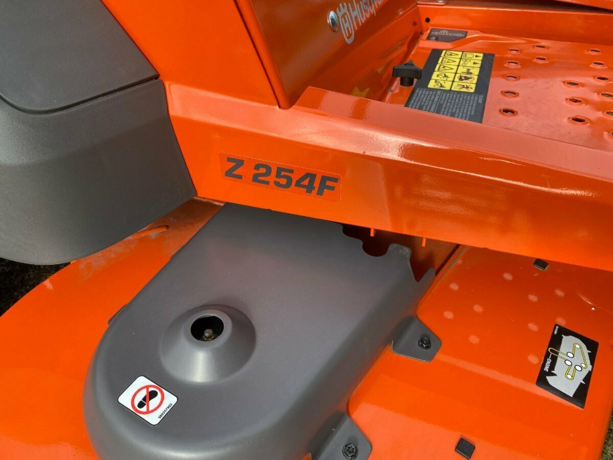 HUSQVARNA Z 254F ZTR ZERO TURN MOWER
