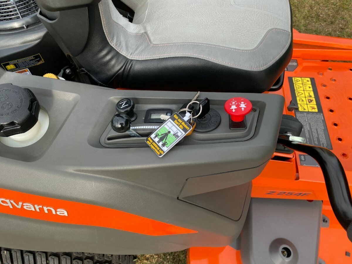 HUSQVARNA Z 254F ZTR ZERO TURN MOWER