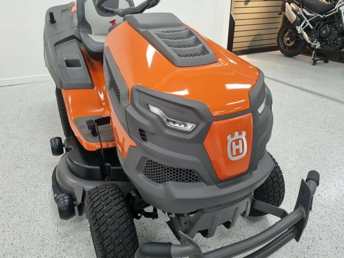 HUSQVARNA TC 242TX LAWN TRACTOR