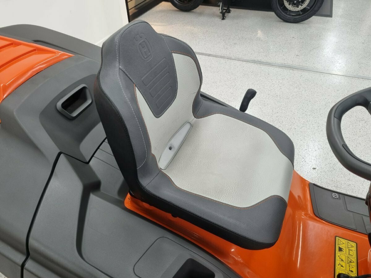 HUSQVARNA TC 242TX LAWN TRACTOR