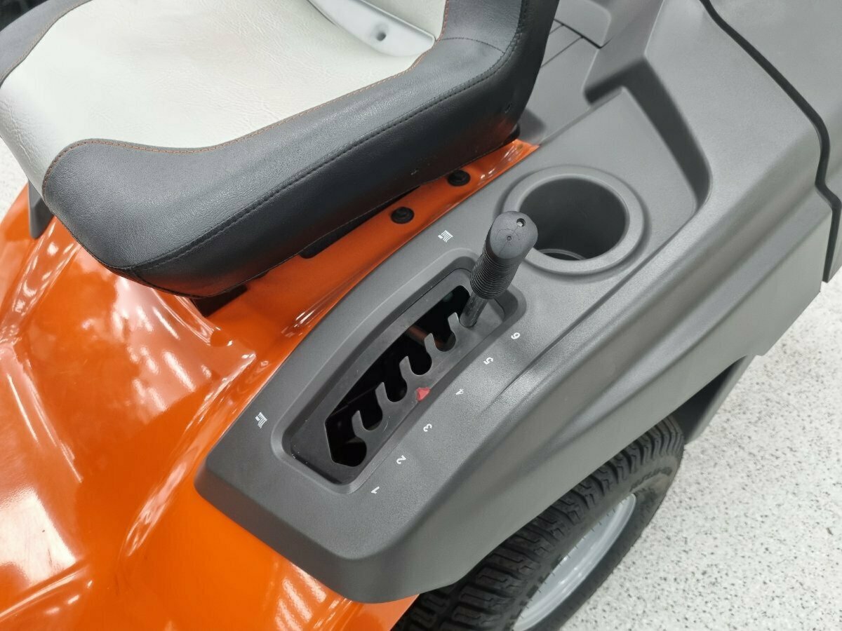 HUSQVARNA TC 242TX LAWN TRACTOR