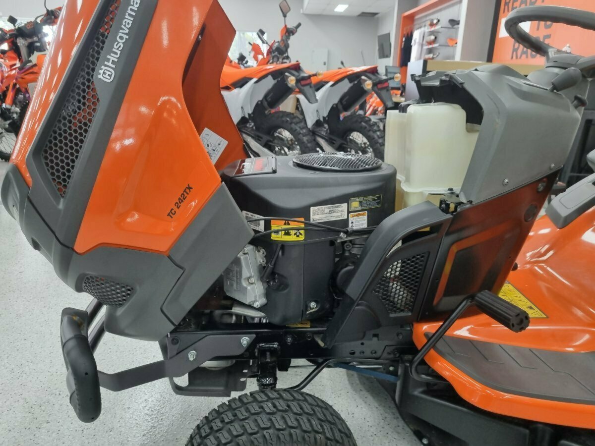 HUSQVARNA TC 242TX LAWN TRACTOR