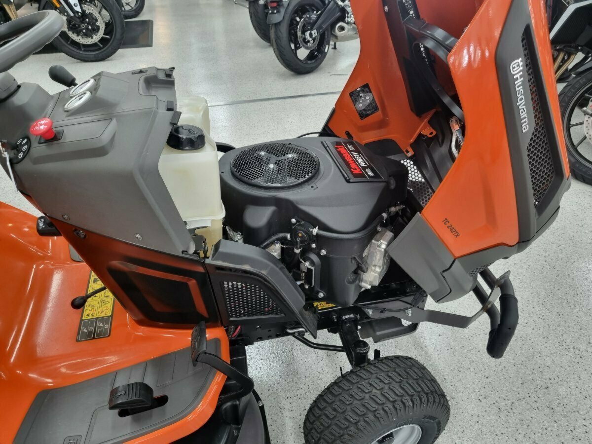 HUSQVARNA TC 242TX LAWN TRACTOR