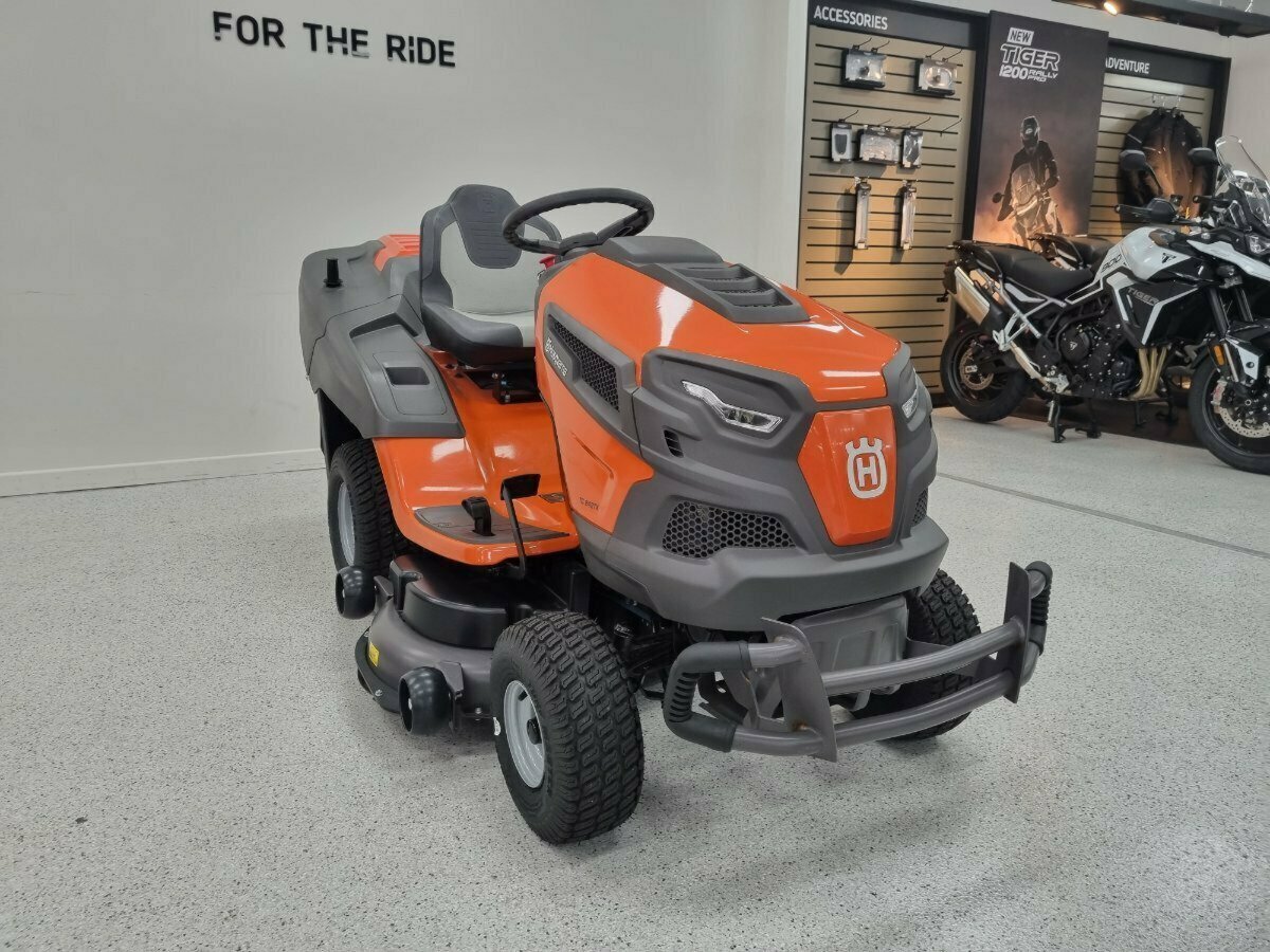 HUSQVARNA TC 242TX LAWN TRACTOR