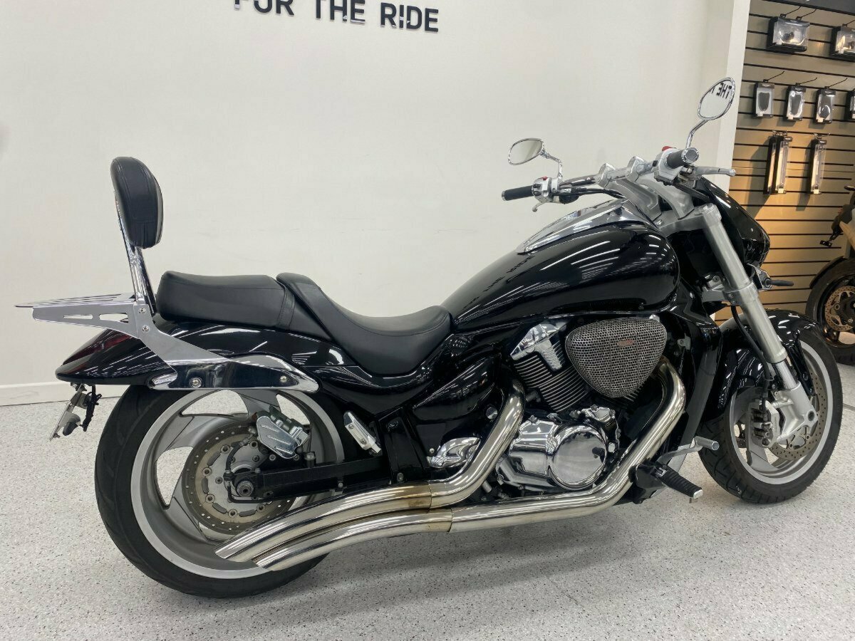 2010 SUZUKI VZR 1800 BOULEVARD (M109R) CRUISER