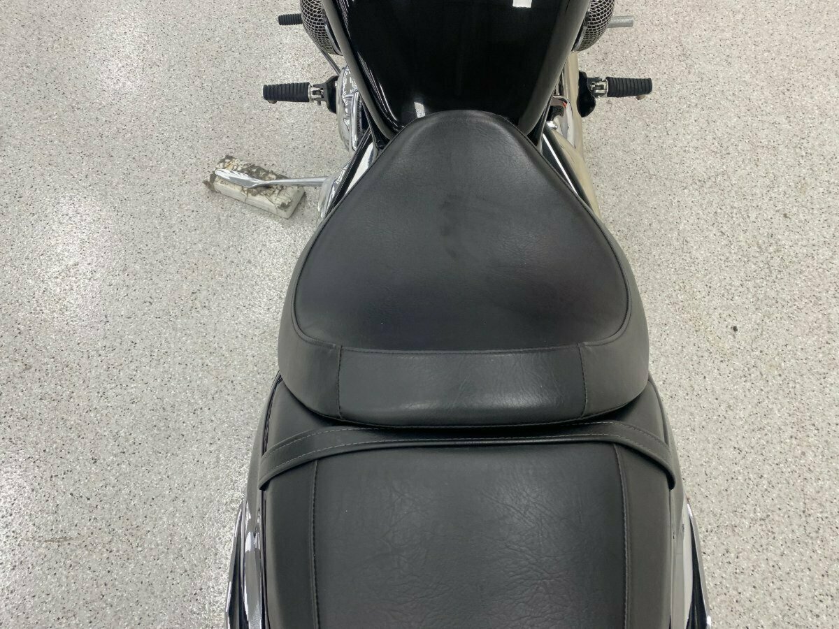 2010 SUZUKI VZR 1800 BOULEVARD (M109R) CRUISER