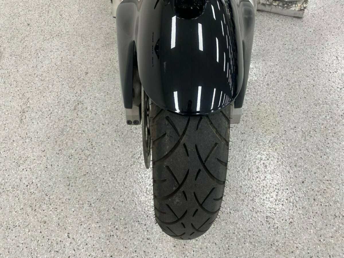 2010 SUZUKI VZR 1800 BOULEVARD (M109R) CRUISER