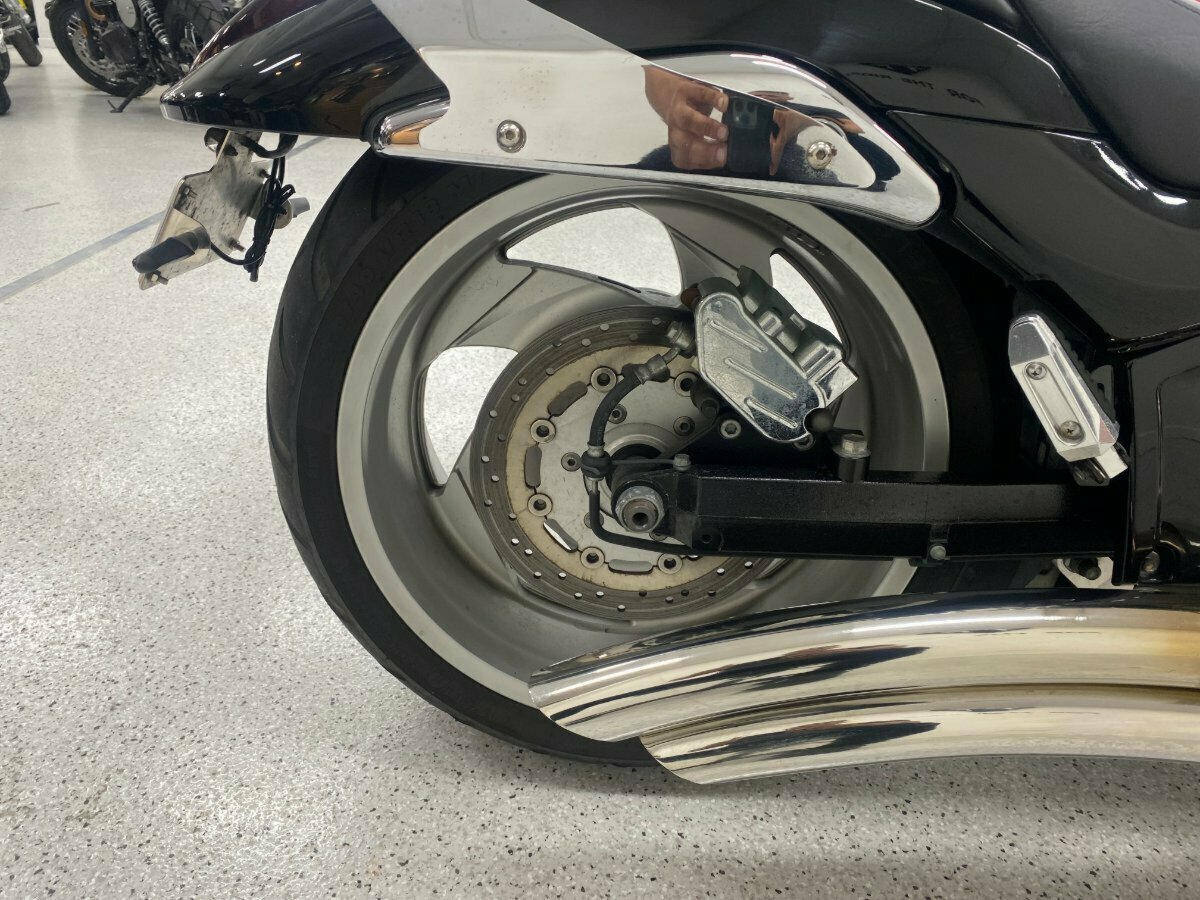 2010 SUZUKI VZR 1800 BOULEVARD (M109R) CRUISER
