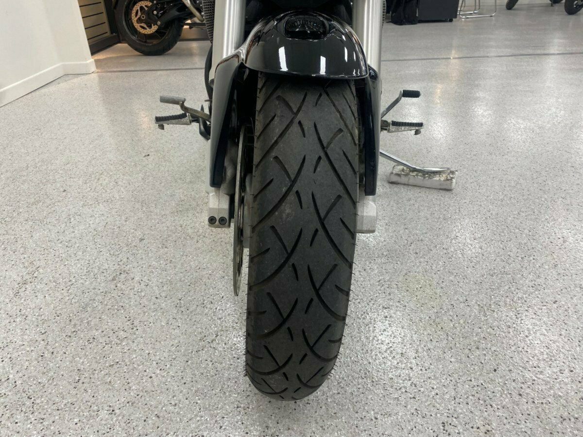 2010 SUZUKI VZR 1800 BOULEVARD (M109R) CRUISER