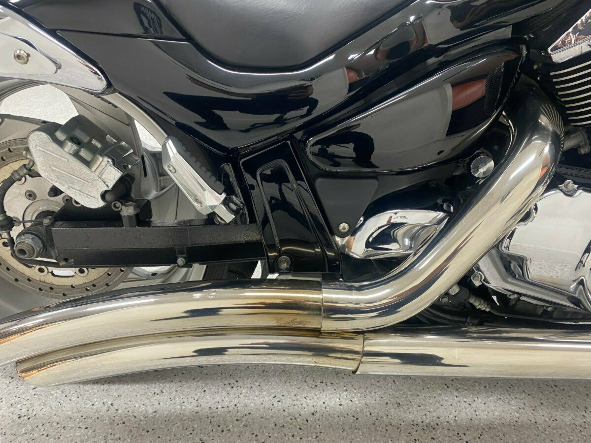 2010 SUZUKI VZR 1800 BOULEVARD (M109R) CRUISER
