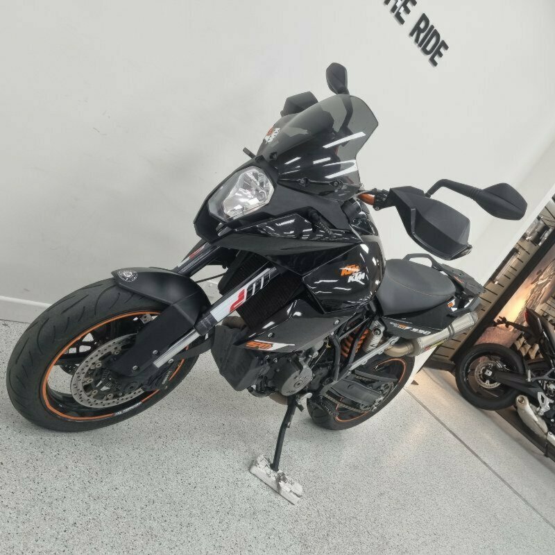 2011 KTM 990 SUPERMOTO T ROAD