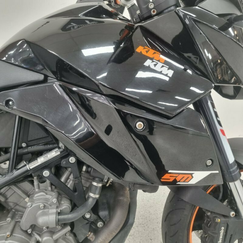 2011 KTM 990 SUPERMOTO T ROAD