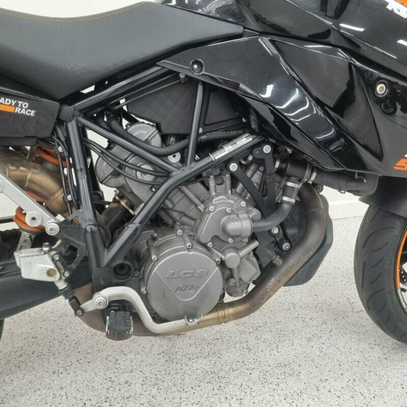 2011 KTM 990 SUPERMOTO T ROAD
