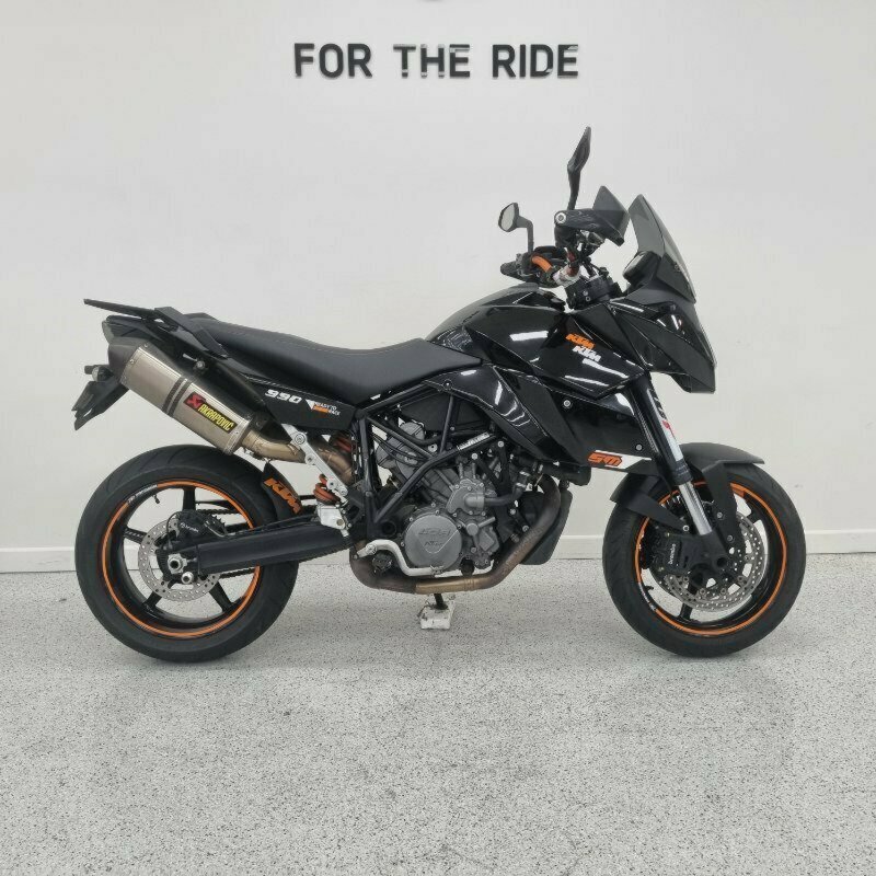 2011 KTM 990 SUPERMOTO T ROAD