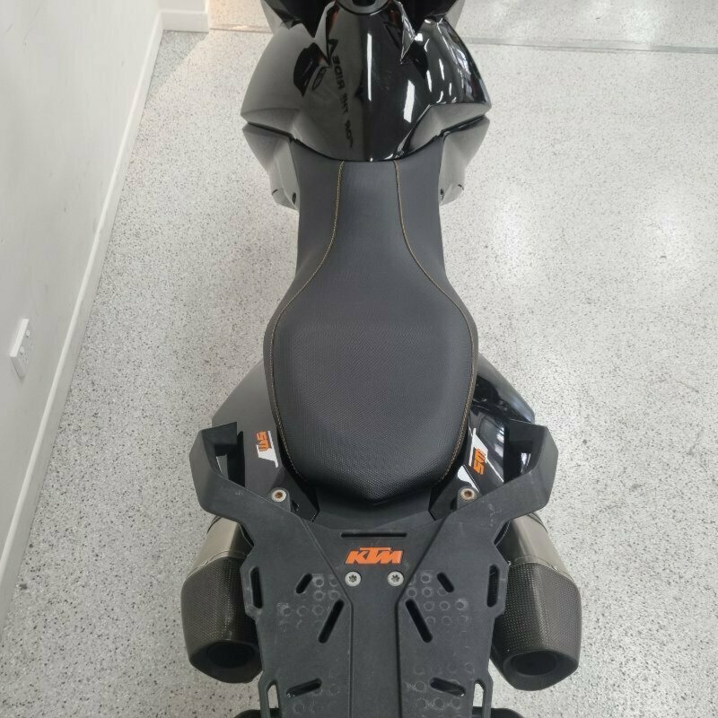 2011 KTM 990 SUPERMOTO T ROAD