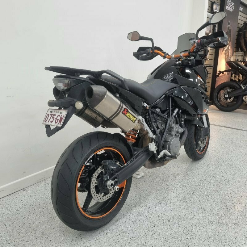 2011 KTM 990 SUPERMOTO T ROAD