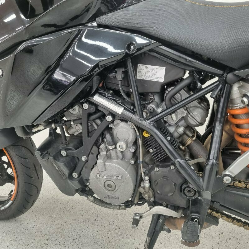 2011 KTM 990 SUPERMOTO T ROAD