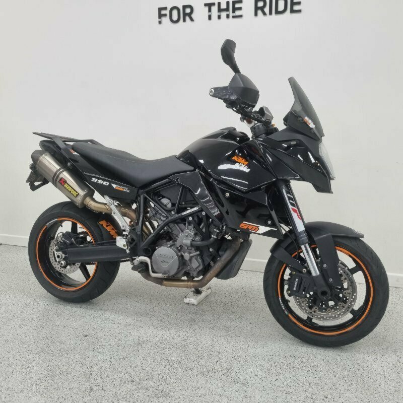 2011 KTM 990 SUPERMOTO T ROAD