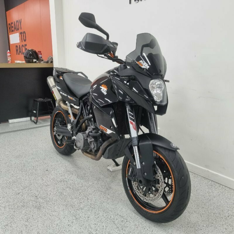 2011 KTM 990 SUPERMOTO T ROAD