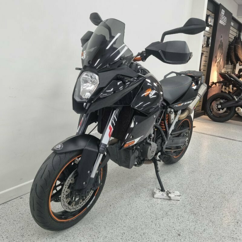 2011 KTM 990 SUPERMOTO T ROAD