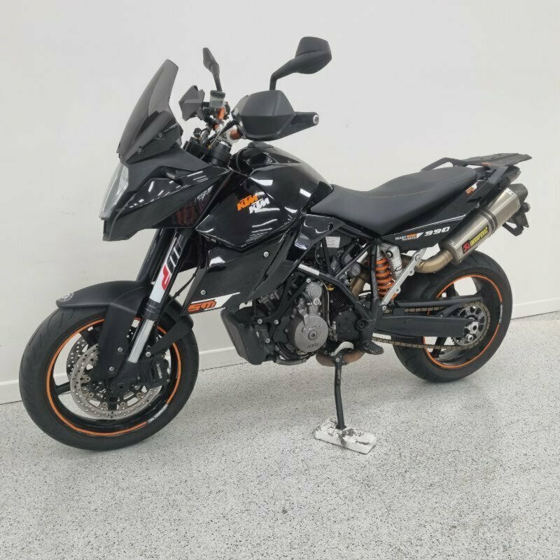 2011 KTM 990 SUPERMOTO T ROAD