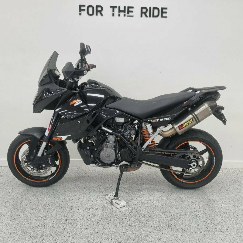 2011 KTM 990 SUPERMOTO T ROAD