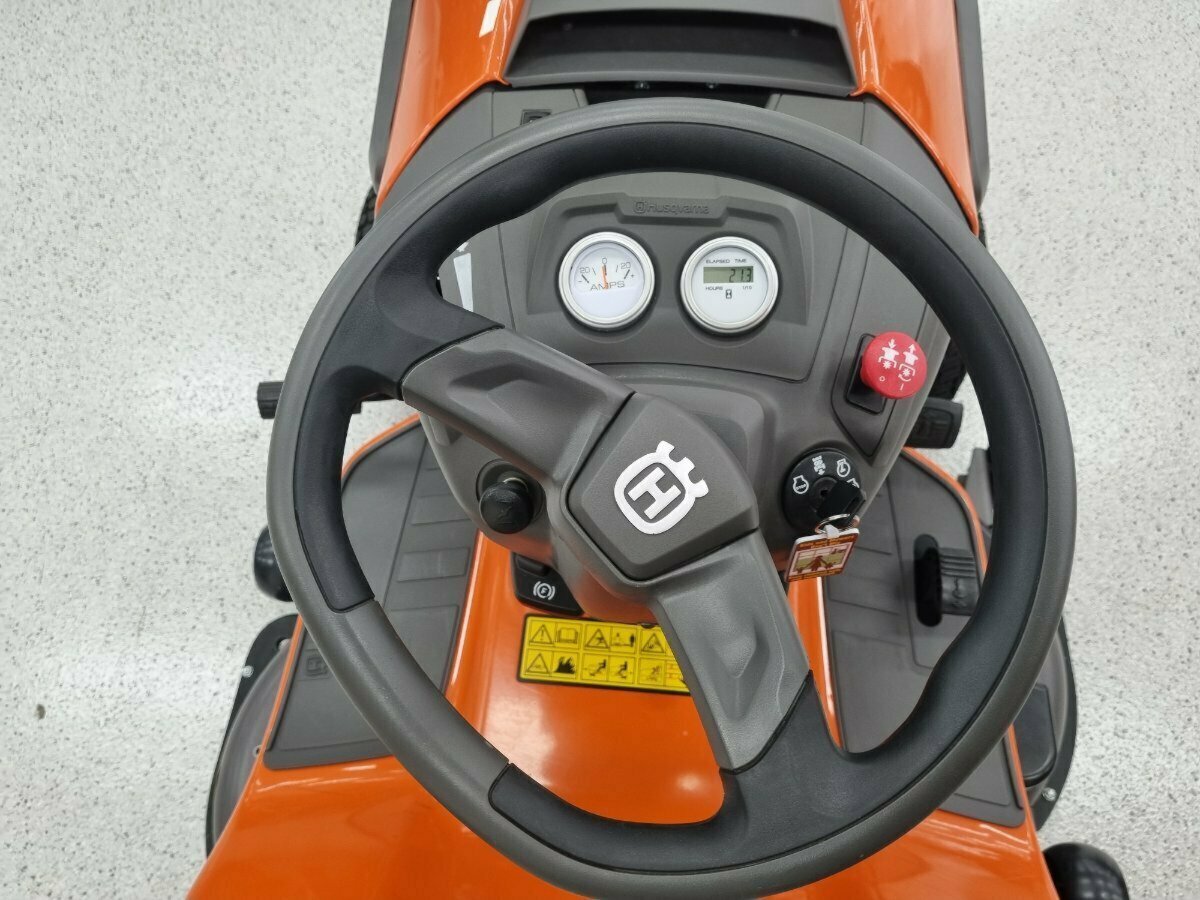 HUSQVARNA HUSQVARNA TC 242TX LAWN TRACTOR