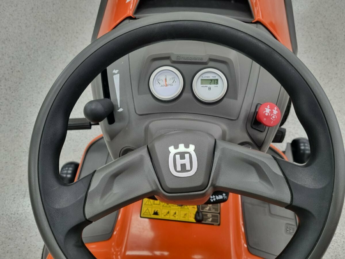HUSQVARNA HUSQVARNA TC 242TX LAWN TRACTOR