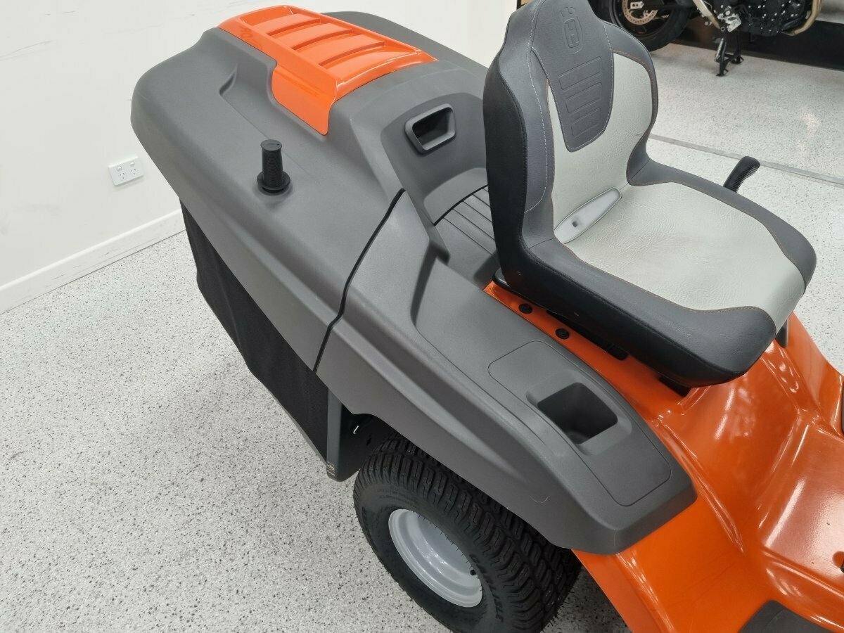 HUSQVARNA HUSQVARNA TC 242TX LAWN TRACTOR