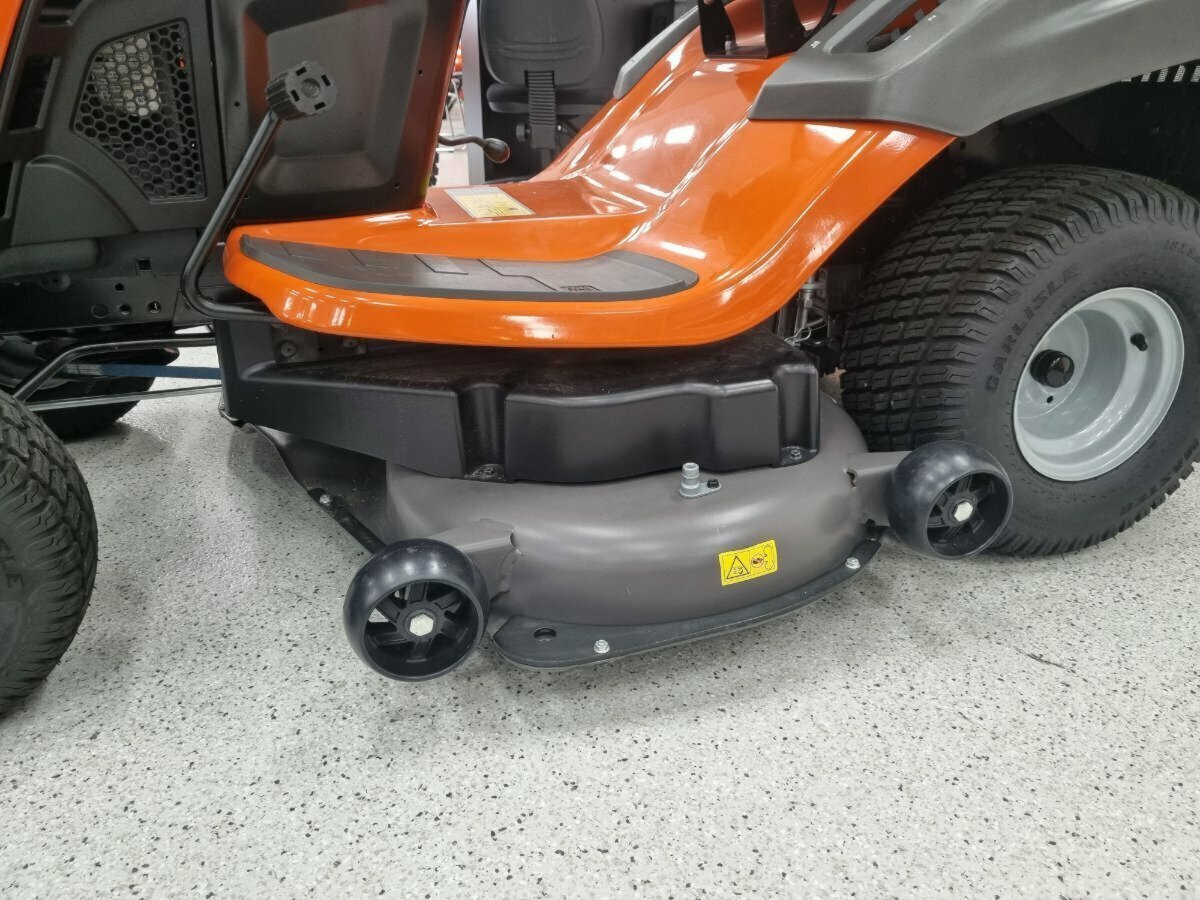 HUSQVARNA HUSQVARNA TC 242TX LAWN TRACTOR
