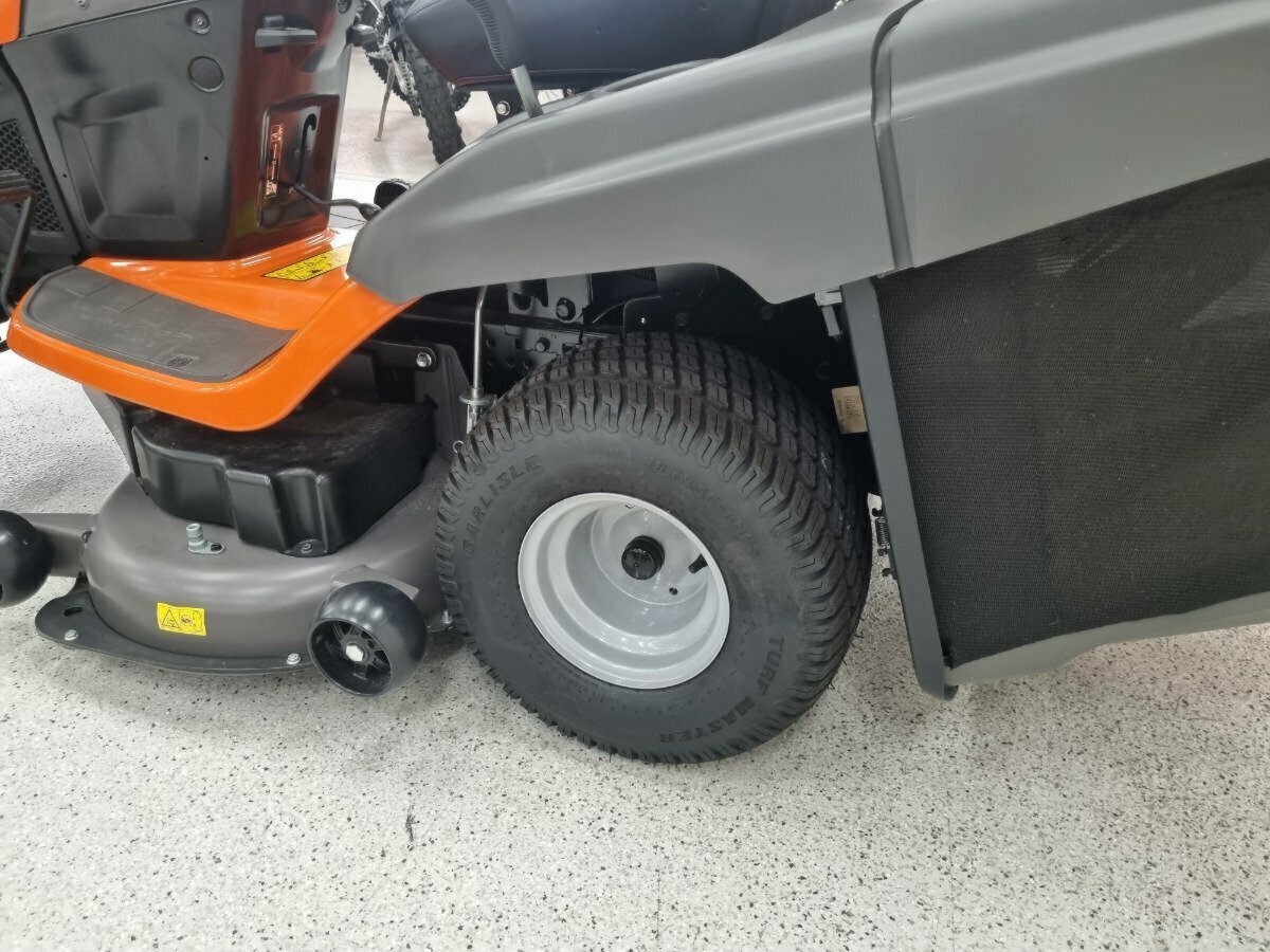 HUSQVARNA HUSQVARNA TC 242TX LAWN TRACTOR