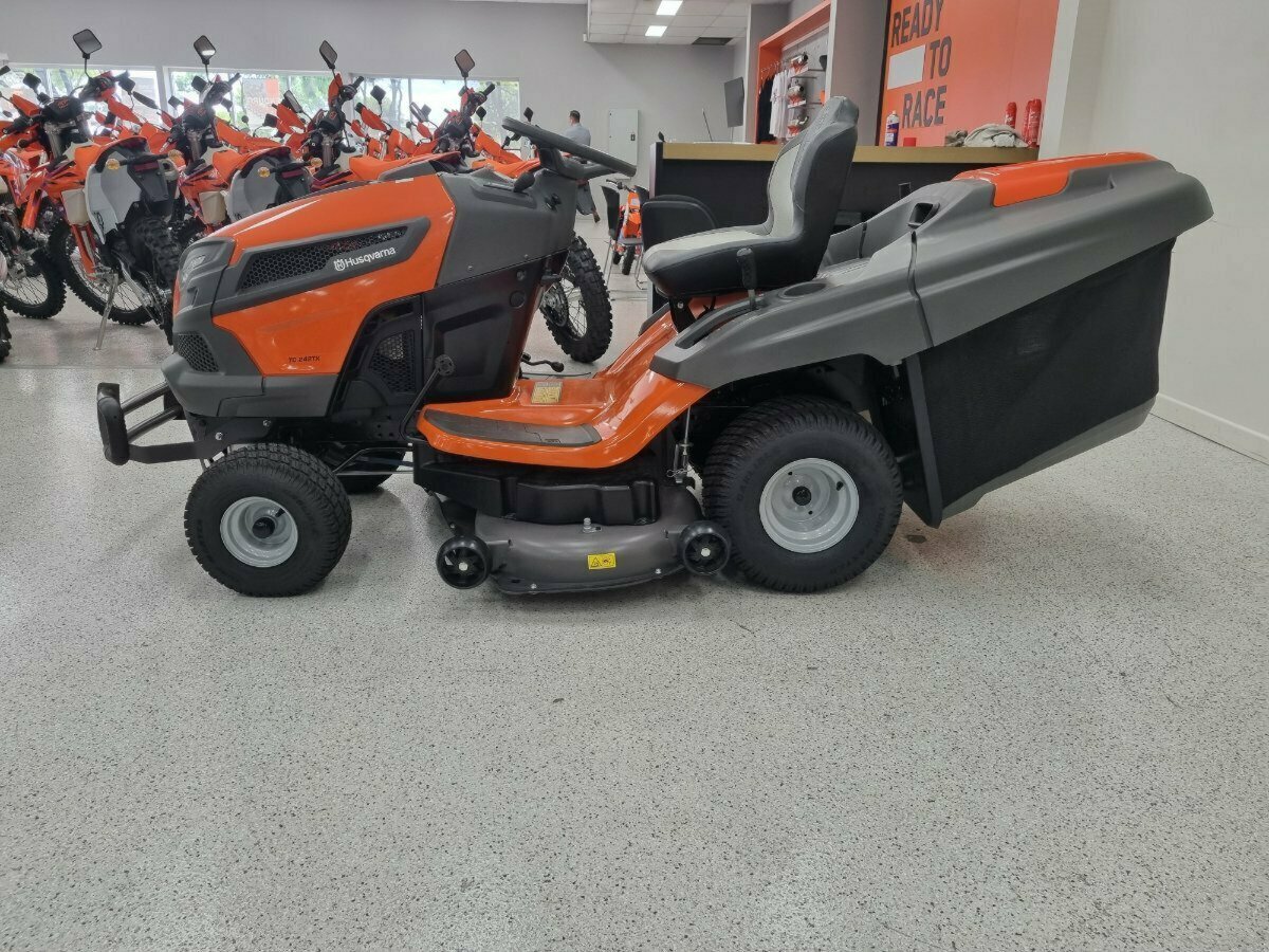 HUSQVARNA HUSQVARNA TC 242TX LAWN TRACTOR
