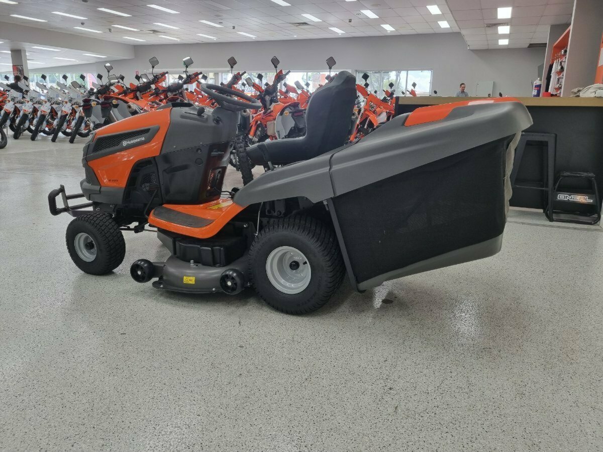 HUSQVARNA HUSQVARNA TC 242TX LAWN TRACTOR